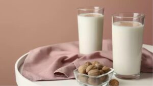 Nutmeg Milk Benefits: Mix nutmeg in milk and drink it daily, it will have miraculous benefits on health!
