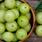 amla : ఖాళీ కడుపుతో ఉసిరికాయ తింటే.. మిలమిల మెరిసిపోతారు!